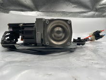 Load image into Gallery viewer, SUSPENSION AIR COMPRESSOR PUMP BMW X5 00 01 02 03 04 05 06 - NW8345