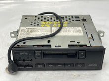 Load image into Gallery viewer, Radio Nissan Sentra 2000 - NW137360