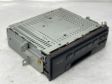 Load image into Gallery viewer, Radio Nissan Sentra 2000 - NW137360