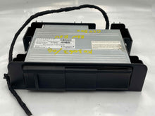 Load image into Gallery viewer, REMOTE CD CHANGER Range Rover 05 06 07 08 09 10 11 12 - NW139434