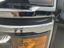 Load image into Gallery viewer, Headlight Lamp Assembly SILVERADO 1500 PICKUP 2015 - DG117589