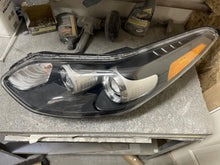 Load image into Gallery viewer, Headlight Lamp Assembly Kia Sportage 2018 - DG126346