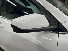 Load image into Gallery viewer, Side View Door Mirror Chevrolet Equinox 2020 - DG124509