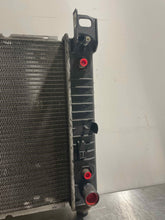 Load image into Gallery viewer, Radiator GMC Yukon 2003 - NW131719