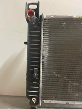 Load image into Gallery viewer, Radiator GMC Yukon 2003 - NW131719