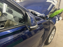 Load image into Gallery viewer, Side View Door Mirror BMW 320I 2017 - DG129993