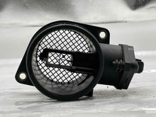 Load image into Gallery viewer, Mass Air Flow Sensor Meter MAF 850 C70 S70 V70 94 95 96 97 98 - NW5765