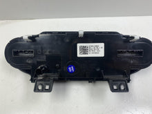Load image into Gallery viewer, Temperature Controls Kia Sorento 2019 - DG116906