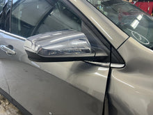 Load image into Gallery viewer, Side View Door Mirror Chevrolet Equinox 2018 - DG141818
