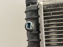 Load image into Gallery viewer, RADIATOR Discovery 2000 00 2001 01 2002 02 2003 03 04 - NW132508