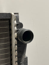 Load image into Gallery viewer, RADIATOR Mercedes S320 1994 94 95 96 97 98 99 - NW132430