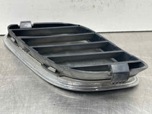 Load image into Gallery viewer, GRILLE Saab 9-5 2002 02 2003 03 04 05 Upper End Left - NW98686