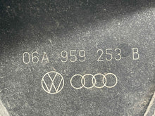 Load image into Gallery viewer, AIR INJECTION PUMP SMOG Audi A8 2003 03 2004 04 2005 05 4.2L - NW7990