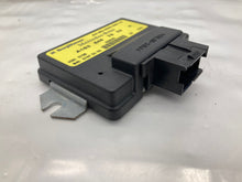 Load image into Gallery viewer, TRANSFER CASE CONTROL COMPUTER ML320 ML430 98 99 - 05 - NW35335