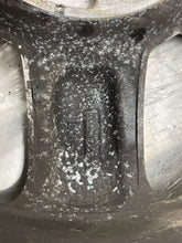 Load image into Gallery viewer, Wheel Rim Chrysler Pacifica 2006 - NW198383