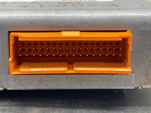 Load image into Gallery viewer, TRANSFER CASE CONTROL MODULE COMPUTER Escalade Suburban 1500 97-00 - NW468386