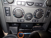Load image into Gallery viewer, FRONT TEMPERATURE CONTROLS Land Rover LR3 05 06 07 - NW101209
