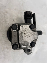 Load image into Gallery viewer, POWER STEERING PUMP Kia Sorento 2003 03 04 05 06 EX - NW163593