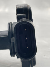 Load image into Gallery viewer, Mass Air Flow Sensor Meter MAF Lesabre Park Avenue Regal Riviera 99-05 - NW4624