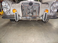 Load image into Gallery viewer, Grille MERCEDES 280 1971 - NW98568