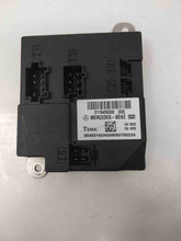 Load image into Gallery viewer, BODY CONTROL MODULE BCM COMPUTER CLS550 CLS63 E280 E300 E320 07-11 - NW35041