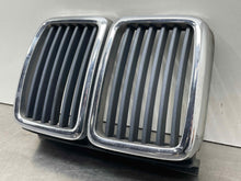 Load image into Gallery viewer, GRILL BMW 318i 325e 325i M3 84 85 86 87 88 89 - 93 - NW98068