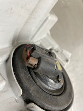 Load image into Gallery viewer, HEADLIGHT LAMP ASSEMBLY 4 Runner 2003 03 2004 04 2005 05 Left - NW103668