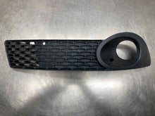Load image into Gallery viewer, Grille SAAB 9-5 2008 - NW98667
