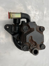Load image into Gallery viewer, POWER STEERING PUMP INFINITI I30 MAXIMA 95 96 97 - 04 - NW163329