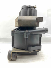 Load image into Gallery viewer, Vacuum Pump MERCEDES C-CLASS 1995 - NW189202