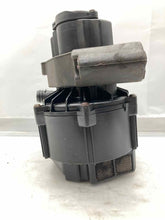Load image into Gallery viewer, Vacuum Pump MERCEDES C-CLASS 1995 - NW189202