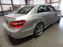 Load image into Gallery viewer, CARRIER ASSEMBLY E250 Van C230 C250 C300 C350 C63 E250D E300 08-16 AWD - NW46935