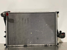 Load image into Gallery viewer, RADIATOR BMW 525i 530i 540i 1998 98 99 00 01 02 03 - NW131973