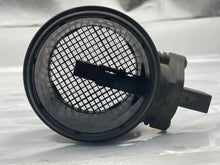 Load image into Gallery viewer, Mass Air Flow Sensor Meter MAF Rover Discovery Range Rover 99-04 - NW5444