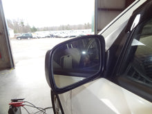 Load image into Gallery viewer, Side View Door Mirror Kia Sorento 2009 - NW52865