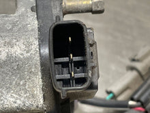 Load image into Gallery viewer, THROTTLE BODY Infiniti Q45 1997 97 98 99 00 01 - NW177963