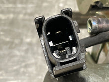 Load image into Gallery viewer, THROTTLE BODY Infiniti Q45 1997 97 98 99 00 01 - NW177963