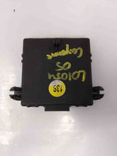 Load image into Gallery viewer, NETWORK CONTROL MODULE COMPUTER Porsche Cayenne 05 06 07 08 - NW36836