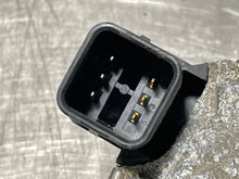 Load image into Gallery viewer, THROTTLE BODY 228I 320i 328D 328i 328I GT 428i 528D 528i X1 X3 X4 12-15 - NW177887