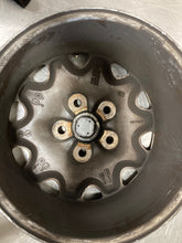 Load image into Gallery viewer, WHEEL Jaguar Xj8 98 99 16" Alloy 10 Triangle Slots - NW199541