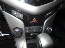 Load image into Gallery viewer, TEMPERATURE CONTROLS Chevrolet Cruze Orlando 12 13 14 15 16 - NW98965