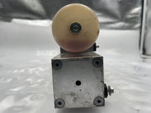 Load image into Gallery viewer, AIR RIDE COMPRESSOR BMW 530i 535i 06 07 08 09 10 - NW8337
