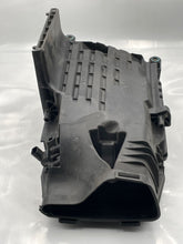 Load image into Gallery viewer, AIR CLEANER BOX Mercedes-Benz C230 C240 C32 C320 C55 03 04 05 - NW3936