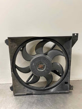 Load image into Gallery viewer, RADIATOR FAN ASSEMBLY HYUNDAI SANATA FE 01 02 03 - 06 - NW63918