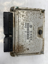 Load image into Gallery viewer, ECU ECM COMPUTER Volkswagen 2004 04 Auto 2.0L - NW62667