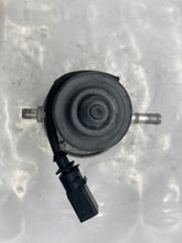 Load image into Gallery viewer, AIR INJECTION PUMP SMOG Audi A6 S4 Allroad 2000 00 2001 01 2002 02 03 04 - NW468970