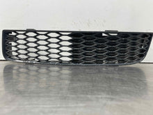 Load image into Gallery viewer, GRILLE Audi TT 2000 00 2001 01 2002 02 2003 03 2004 04 2005 05 Lower Right - NW98050