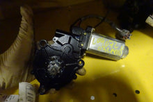 Load image into Gallery viewer, CONVERTIBLE TOP MOTOR SC430 02 03 04 05 06 07 08 09 10 Right - NW50155