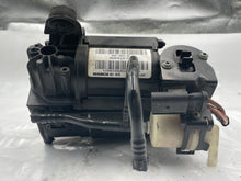 Load image into Gallery viewer, SUSPENSION AIR COMPRESSOR PUMP Vanden Pl XJ XJ8 XJ8L XJL XJR 04-09 - NW8353