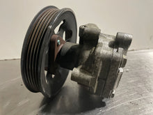 Load image into Gallery viewer, POWER STEERING PUMP AUDI A4 PASSAT 97 98 99 00 01 - 05 - NW164196